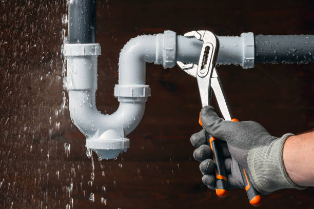 Professional Leak Detection technician working in Lakeville, OH